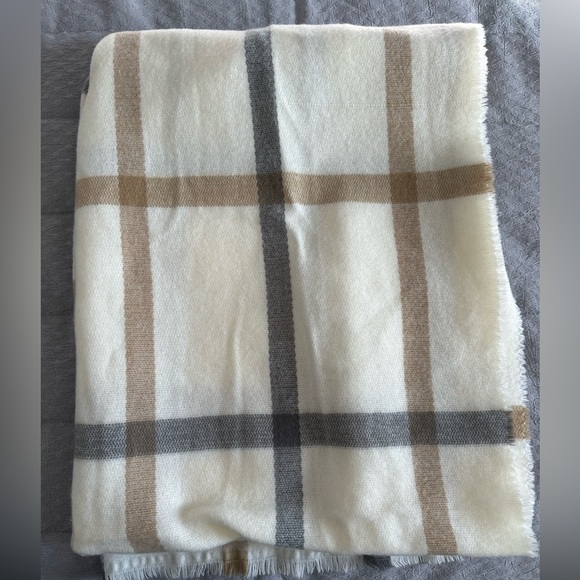 Zara rectangular scarf - Picture 2 of 3